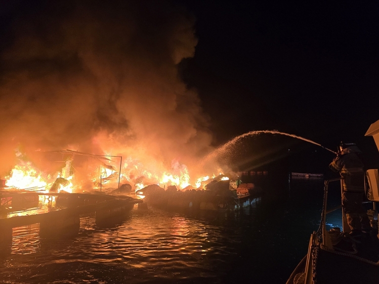 여수 가두리 양식장 화재