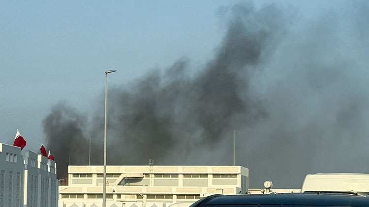 현지시간 9일, 카타르 도하에서 이스라엘의 공격으로 연기가 피어오르는 모습 /reuters=연합뉴스