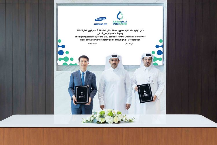 삼성물산-카타르에너지, 카타르 듀칸 태양광 발전 서명 행사(왼쪽부터 삼성물산 오세철 대표이사 사장, 카타르 에너지 CEO 사드 알 카비, 카타르 에너지 프로젝트 수행 사업부장 모하메드 알 마리) (제공 : 삼성물산)