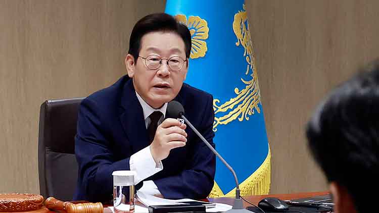 이재명 대통령이 14일 서울 용산 대통령실 청사에서 열린 국무회의에서 발언하고 있다. /대통령실통신사진기자단
