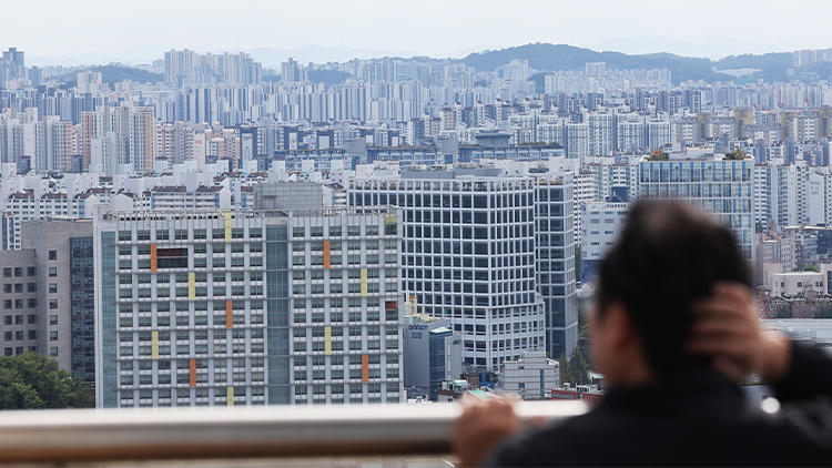 15일 경기도 수원시 영통구 일대 아파트 단지 모습. /연합뉴스 