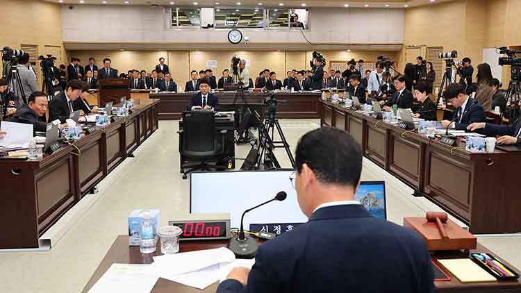 20일 인천시청에서 열린 인천시에 대한 국회 행정안전위원회 국정감사 모습 /연합뉴스