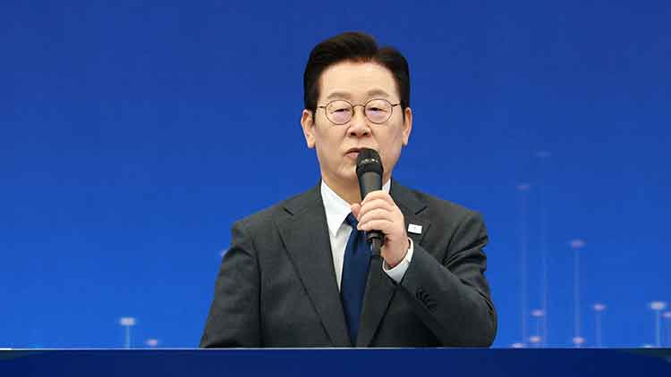 이재명 대통령이 20일 경기도 고양시 킨텍스에서 열린 방위산업 발전 토론회에서 발언하고 있다. /대통령실통신사진기자단