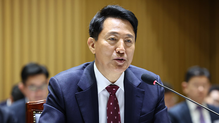 오세훈 서울시장이 20일 서울시청에서 열린 서울시에 대한 국회 국토교통위원회 국정감사에서 위원들의 질의에 답하고 있다. /연합뉴스