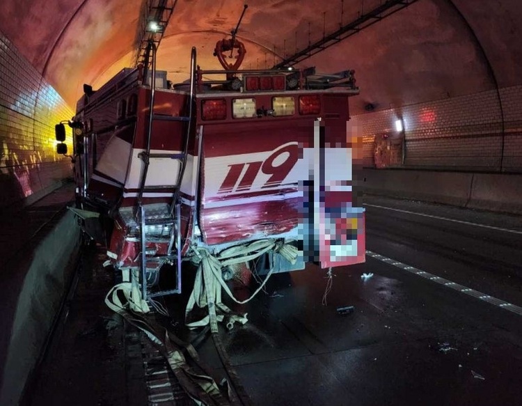 서울양양고속도로 터널 2차 사고 모습