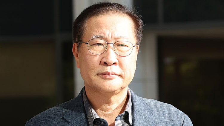 박성재 전 법무부 장관이 23일 서울 서초구 서울고검에 마련된 조은석 내란특별검사팀 사무실로 소환되고 있다. /연합뉴스