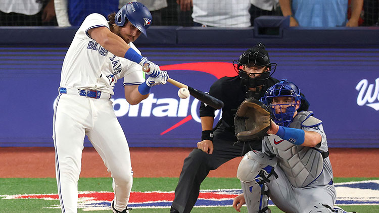 토론토의 바거(47번)가 2025년 월드시리즈 1차전 6회말 다저스를 상대로 만루 홈런을 치는 모습 /AFP=연합뉴스