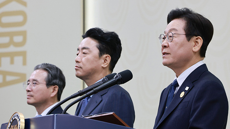 이재명 대통령이 1일 경북 경주 국제미디어센터에서 APEC 정상회의 기자회견을 하고 있다. /연합뉴스