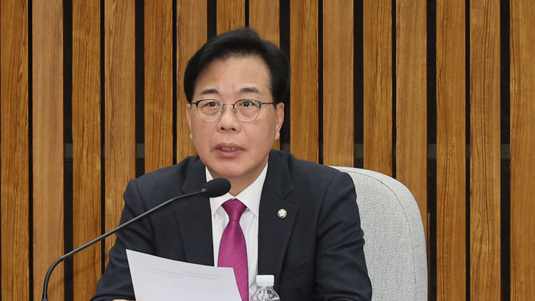 2일 서울 여의도 국회에서 열린 국민의힘-서울ㆍ인천ㆍ경기ㆍ강원 지역민생 예산정책협의회에서 국민의힘 송언석 원내대표가 발언하고 있다. /연합뉴스
