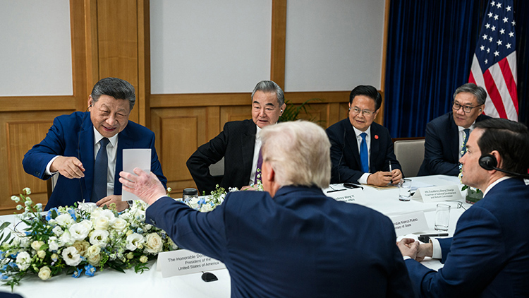 지난달 30일, 도널드 트럼프 미국 대통령과 시진핑 중국 국가주석과 양자 회담에 참석하고 있는 모습 /UPI=연합뉴스