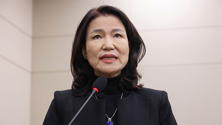 지난 30일 서울 여의도 국회 과학기술정보방송통신위원회에서 열린 종합감사에서 이진숙 전 방송통신위원장이 의원 질의에 답하고 있다. /연합뉴스