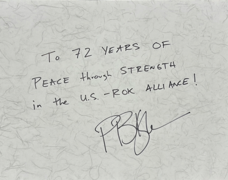 피트 헤그세스 미국 국방부(전쟁부) 장관이 한미안보협의회의(SCM)에 앞서 작성한 방명록/[사진 국방부 공동취재단]