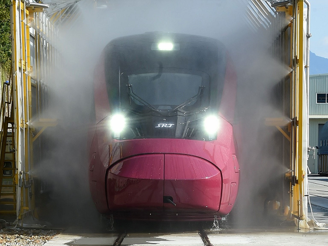 에스알은 지난 10월 31일 경남 창원 소재 철도차량 검사장을 찾아 차세대 SRT ‘EMU-320’ 누수시험 현장을 점검했다. (제공 : 에스알)