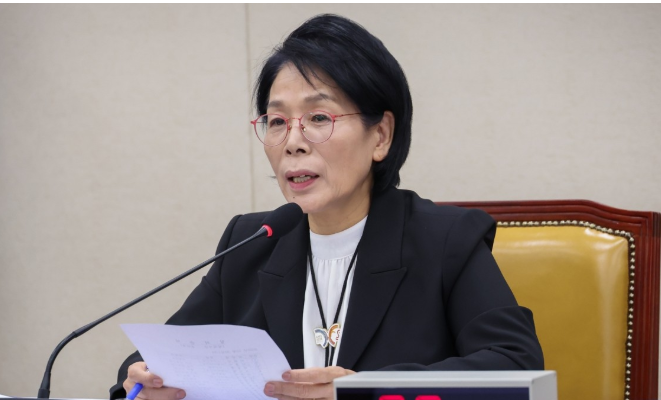 경찰, '최민희 딸 축의금' 본격 수사…고발인 소환