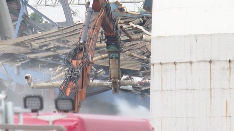 수색 현장에 동원된 중장비 / 최순화 기자