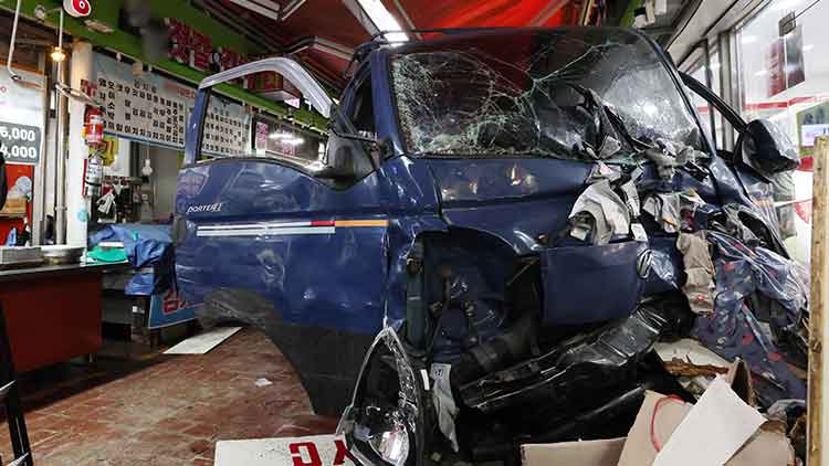 부천 제일시장 트럭 돌진 사고 현장 /연합뉴스