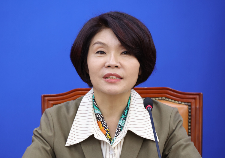 한정애 민주당 정책위의장 /연합뉴스 