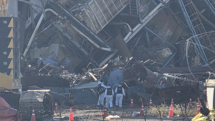 사고 현장을 둘러보는 합동감식팀 / 김동영 기자