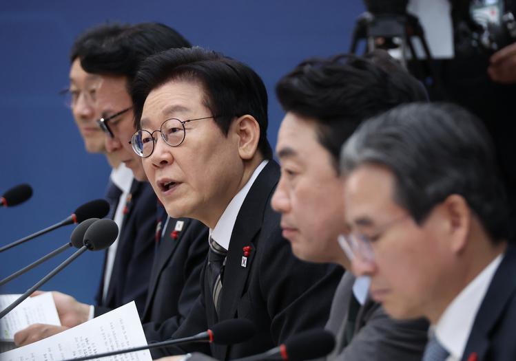 이재명 대통령이 12일 세종시 정부세종컨벤션센터에서 열린 과학기술정보통신부ㆍ개인정보보호위원회 업무보고에서 발언하고 있다. /연합뉴스 