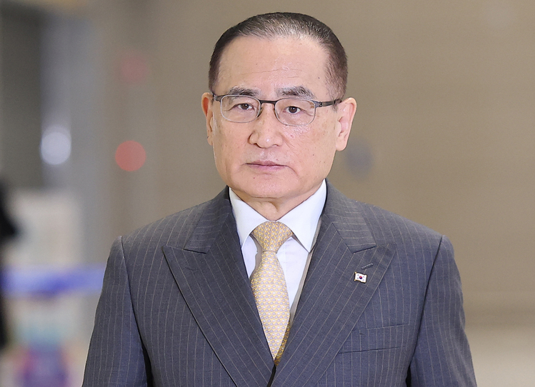 위성락 국가안보실장이 한미 정상회담 후속 조치 방안 논의를 위해 16일 인천국제공항 2터미널을 통해 미국으로 출국하고 있다.  /연합뉴스 