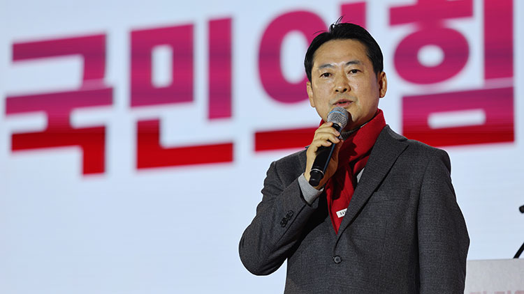장동혁 "계엄·탄핵 결과에 무거운 책임감…변화 시작"