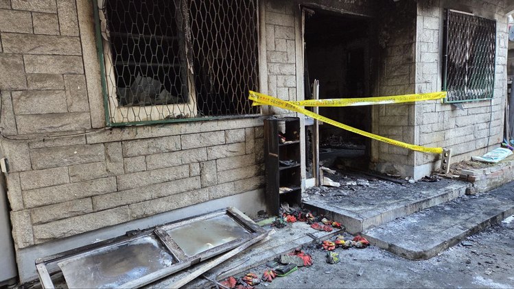 불이 난 단독주택 외경