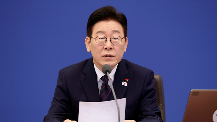 이재명 대통령이 지난 22일 청와대에서 열린 수석보좌관회의에서 발언하고 있다. /연합뉴스