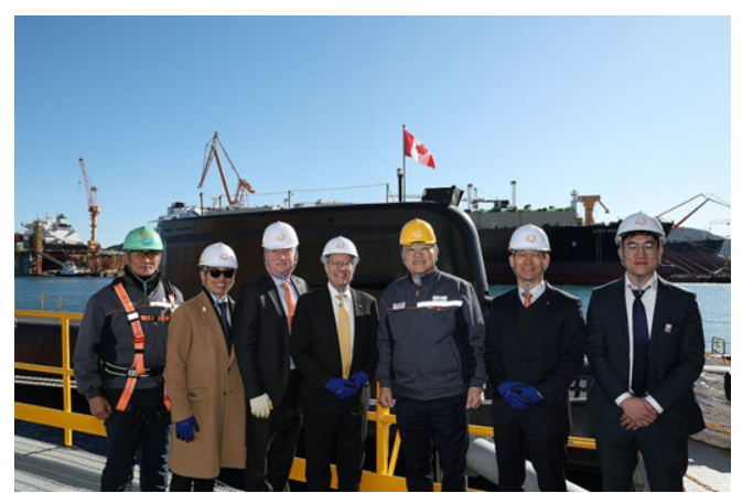 캐나다 장관, '60조 잠수함' 입찰 앞두고 한화 거제사업장 방문 - 뉴스 썸네일 이미지