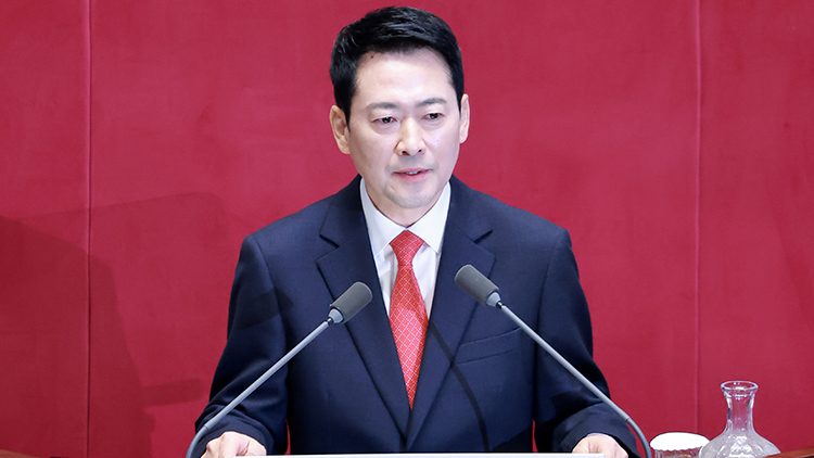 국민의힘 장동혁 대표가 4일 국회에서 열린 제432회 국회(임시회) 제3차 본회의에서 교섭단체 대표연설을 하고 있다. /연합뉴스