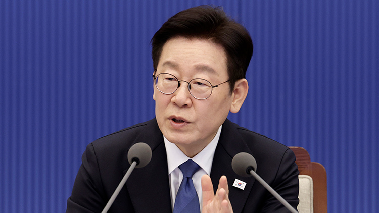 이재명 대통령이 5일 청와대 여민관에서 열린 수석보좌관회의에서 발언하고 있다. /연합뉴스