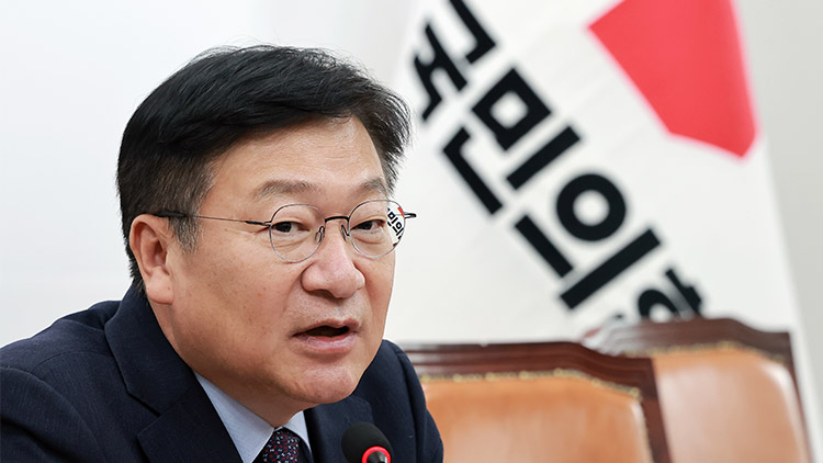 국민의힘 정강정책·당헌당규개정특별위원회 위원장인 정점식 정책위의장이 5일 국회에서 특위와 관련해 기자 간담회를 하고 있다. /연합뉴스