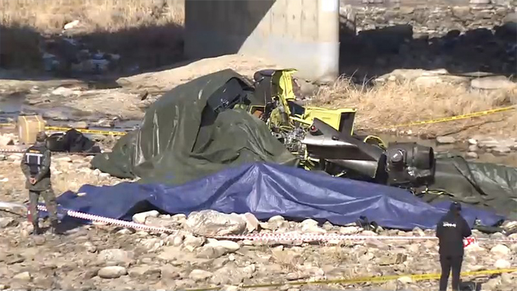 육군 코브라 헬기 추락, 2명 사망…"비상 착륙 훈련 중 사고"