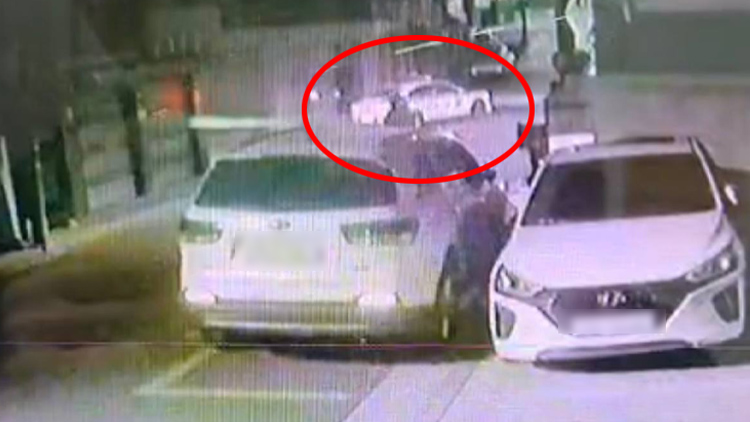 주택가로 진입하는 경찰차