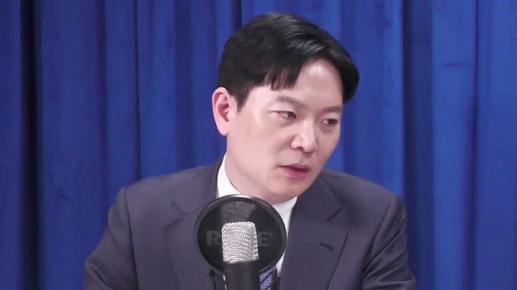 TV조선 유튜브 '류병수의 강펀치'에 출연한 박상용 인천지검 부부장 검사