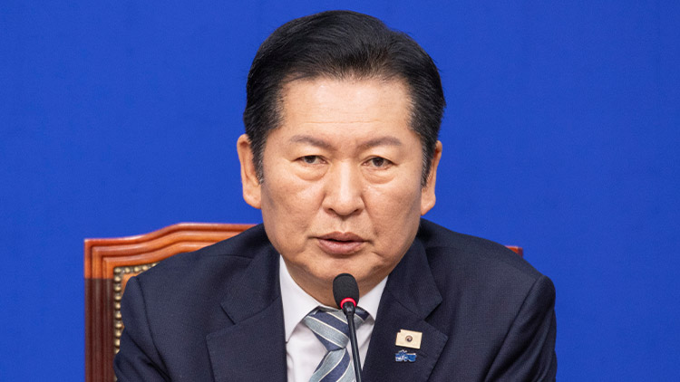 더불어민주당 정청래 대표가 25일 국회에서 열린 최고위원회의에서 사법개혁안에 대한 강한 의지가 담긴 발언을 하고 있다. /연합뉴스