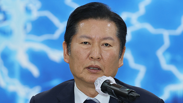 더불어민주당 정청래 대표가 6일 전남 영광농협에서 열린 최고위원회의에서 발언하고 있다. /연합뉴스