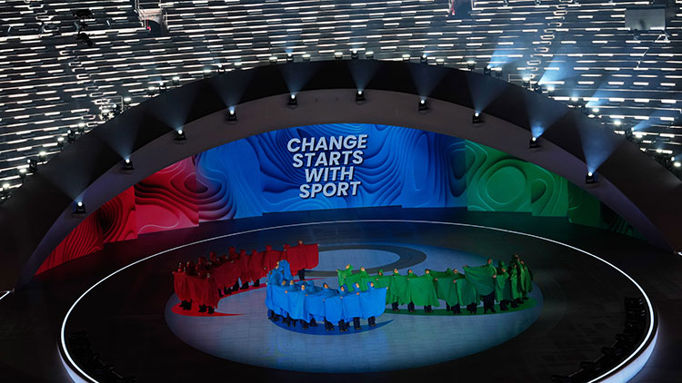 2026년 3월 6일(금) 이탈리아 베로나에서 열린 2026 동계패럴림픽 개막식에서 무용수들이 공연을 펼치고 있다. /AP=연합뉴스