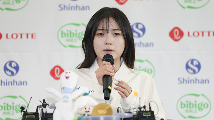 '설상 첫 金' 최가온…"국내 훈련 환경도 나아지길"