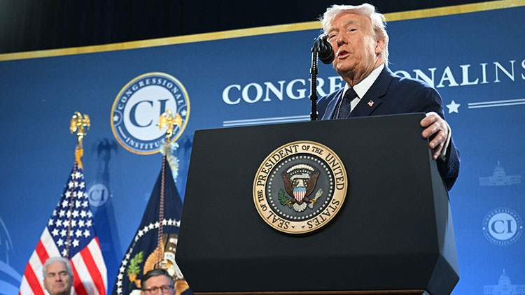 도널드 트럼프 미국 대통령이 2026년 3월 9일(현지시간) 플로리다주 마이애미의 트럼프 내셔널 도랄에서 열린 공화당 의원 이슈 컨퍼런스에서 발언하고 있다. /AFP=연합뉴스