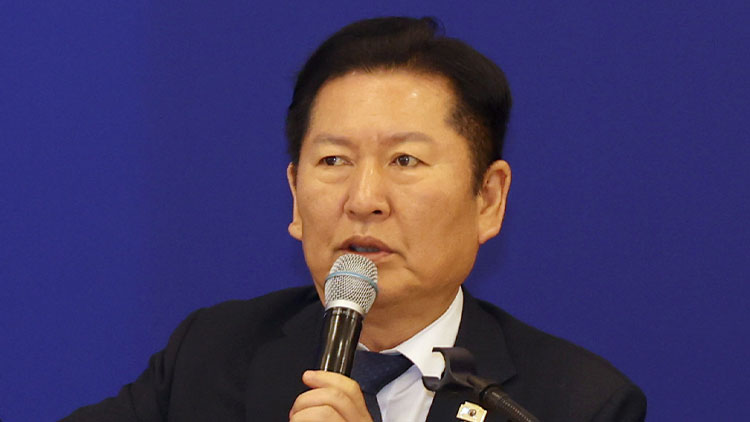 더불어민주당 정청래 대표가 13일 전북 순창군 발효미생물산업진흥원에서 열린 현장 최고위원회의에서 발언하고 있다. /연합뉴스