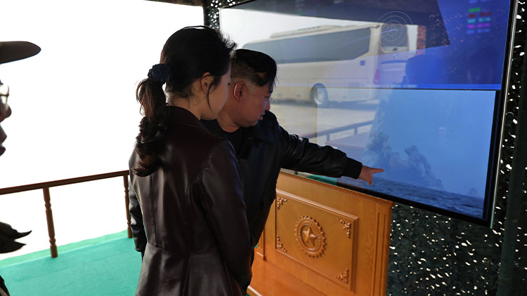 김정은, 주애와 '방사포' 훈련 참관…'남한 전역' 타격 위협