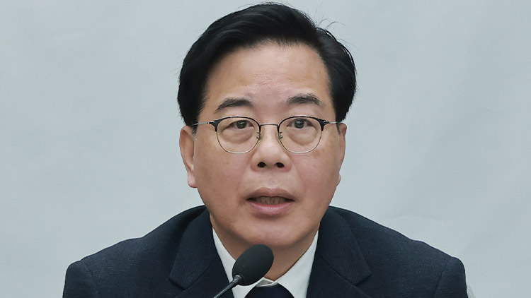 국민의힘 송언석 원내대표가 17일 국회에서 열린 원내대책회의에서 발언하고 있다. /연합뉴스