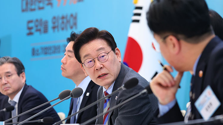 이재명 대통령이 20일 청와대 영빈관에서 열린 중소기업인과의 대화에서 발언하고 있다. /연합뉴스