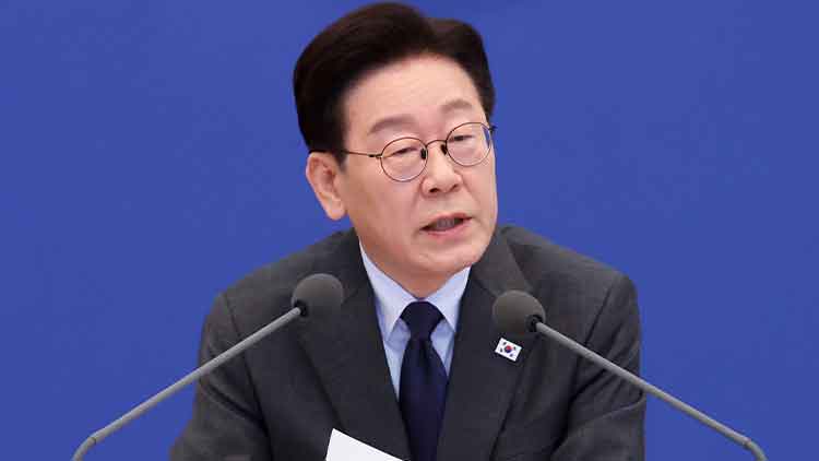 이재명 대통령이 24일 청와대에서 열린 국무회의에서 발언하고 있다. /연합뉴스