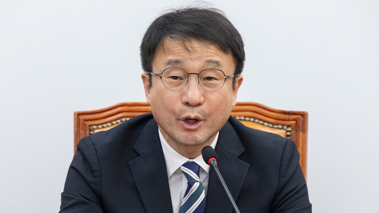 더불어민주당 한병도 원내대표가 24일 국회에서 열린 원내대책회의에서 발언하고 있다. /연합뉴스