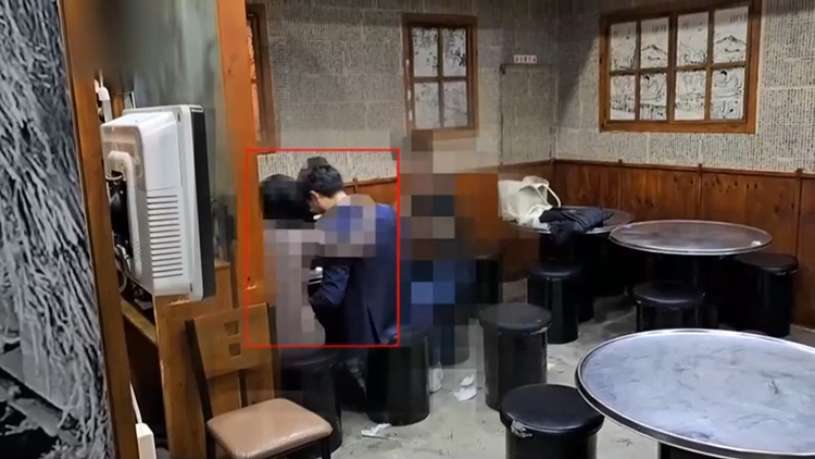 [단독] '장경태 영상' 분석해 보니 …"2.972초 접촉"