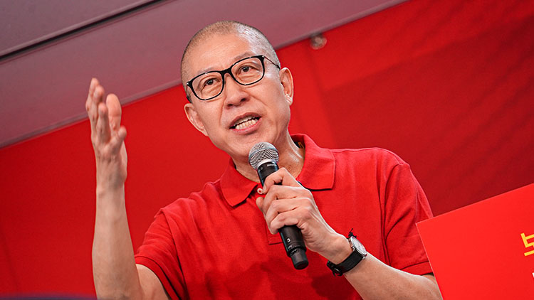 3선에 도전하는 박형준 부산시장이 28일 부산진구 부전동의 한 빌딩에서 경선 출마 선언을 하고 있다. /박형준 시장 경선 캠프 제공