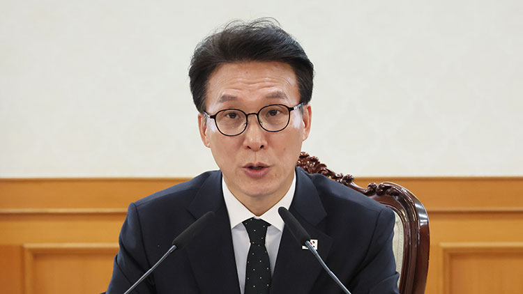 김민석 국무총리가 29일 서울 종로구 정부서울청사에서 열린 비상경제본부회의에서 발언하고 있다. /연합뉴스