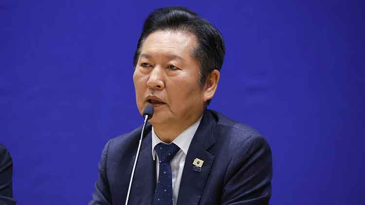 더불어민주당 정청래 대표가 30일 서울 여의도 국회에서 열린 최고위원회의에서 발언하고 있다. /연합뉴스