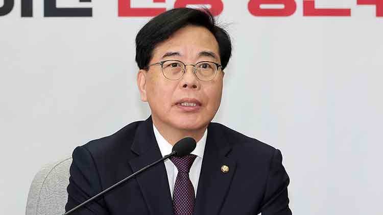 국민의힘 송언석 원내대표가 3일 국회에서 열린 원내대책회의에서 발언하고 있다. /연합뉴스